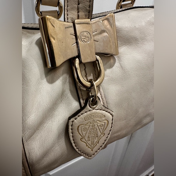 💜Pre-loved💜Authentic Gucci Duchessa Boston Leather Handbag - Picture 7 of 13